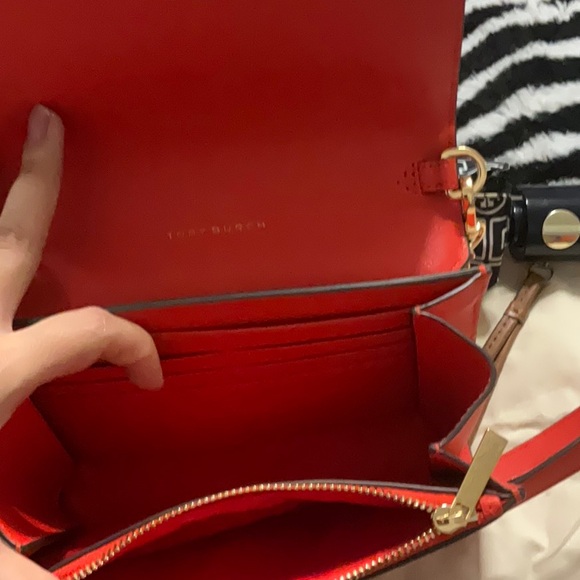 Tory Burch Vibrant Red Crossbody Bag with Gold Chain - Picture 3 of 4